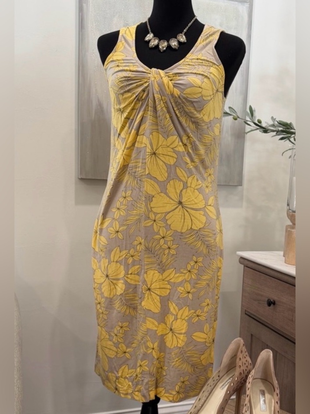 Tommy Bahama Yellow and Gray Floral Sleeveless Dress - Picture 5 of 9
